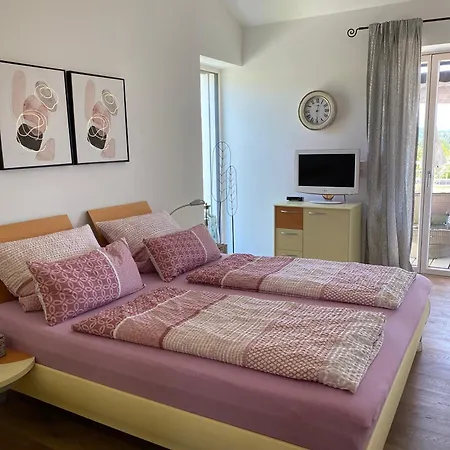 Moderne Naehe Bad Griesbach, شقة